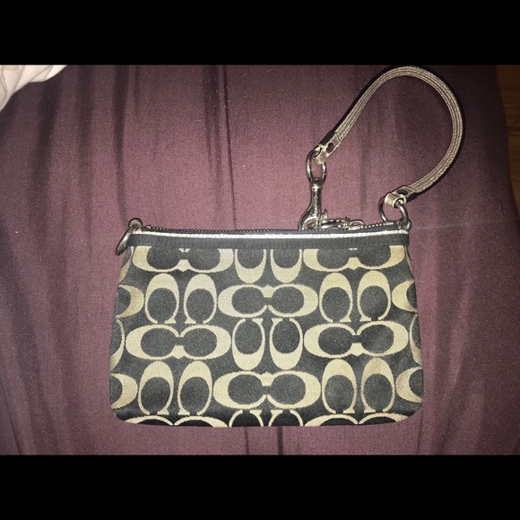 Coach wristlet - Picture 3 of 5